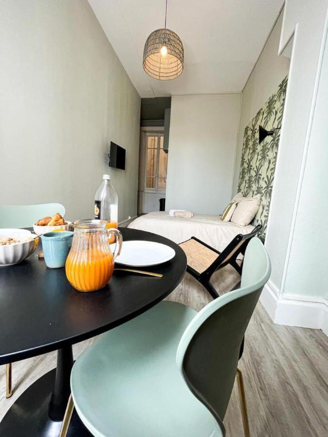 Shamrock Apartment